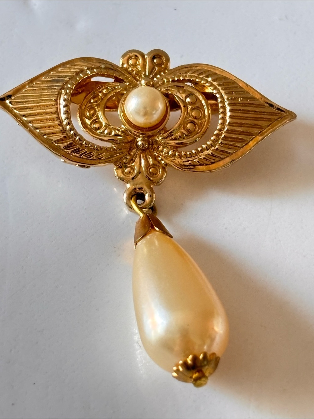 🌷5/25$ vintage gold tone, faux pearls brooch